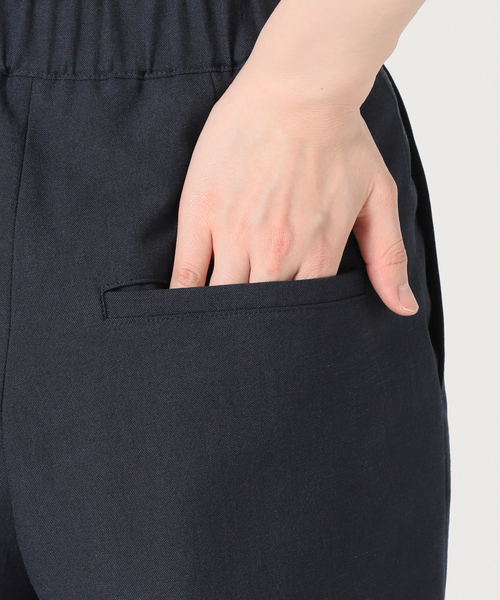 La TOTALITE（ラトータリテ）の「パールボタンウエストタックパンツ（スラックス・レディース・ベージュ系その他/ネイビー・36/38）」の21枚目の写真