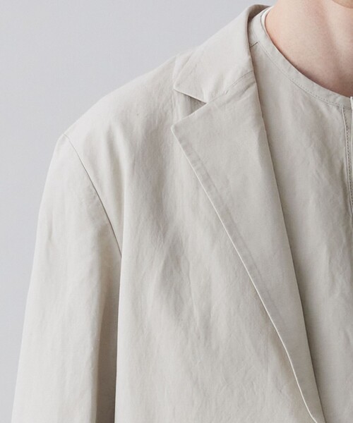 UNFILO（アンフィーロ）の「ライトリネン テーラード ジャケット（テーラードジャケット・メンズ・ブラック系/パイングリーン系/ベージュ系・LARGE/MEDIUM）」の5枚目の写真