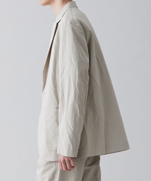 UNFILO（アンフィーロ）の「ライトリネン テーラード ジャケット（テーラードジャケット・メンズ・ブラック系/パイングリーン系/ベージュ系・LARGE/MEDIUM）」の6枚目の写真