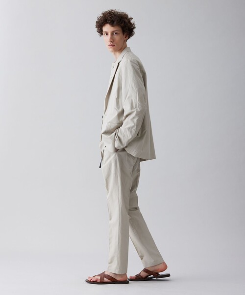 UNFILO（アンフィーロ）の「ライトリネン テーラード ジャケット（テーラードジャケット・メンズ・ブラック系/パイングリーン系/ベージュ系・LARGE/MEDIUM）」の8枚目の写真