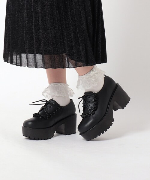 cs T&P(シーエスティーアンドピー)の「フリルマニッシュ厚底シューズ(パンプス・レディース・アイボリー/ブラック/ダークブラウン・S/M/L/LL)」の18枚目の写真