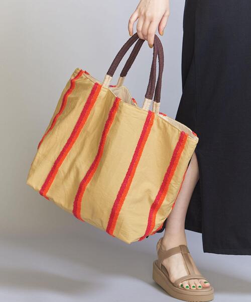 beej（ビージ）の「【別注】＜beej＞ストライプ刺繍 トートバッグ（トートバッグ・レディース・ベージュ/オフホワイト・FREE）」の4枚目の写真