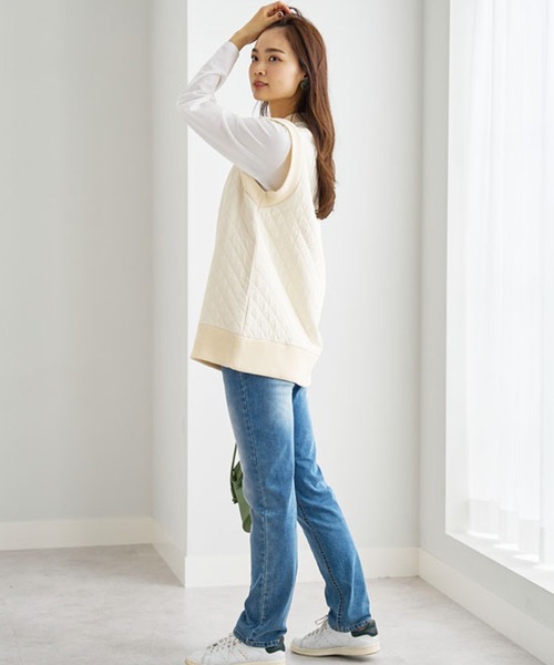 BELLUNA（ベルーナ）の「キルティング素材Ｖネックデザインベスト（ベスト・レディース・カーキ/ブラック/アイボリー・X-LARGE/MEDIUM/LARGE）」の6枚目の写真