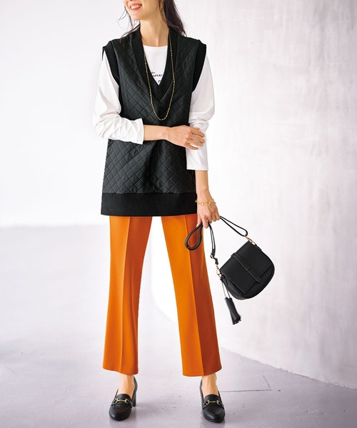 BELLUNA（ベルーナ）の「キルティング素材Ｖネックデザインベスト（ベスト・レディース・カーキ/ブラック/アイボリー・X-LARGE/MEDIUM/LARGE）」の4枚目の写真