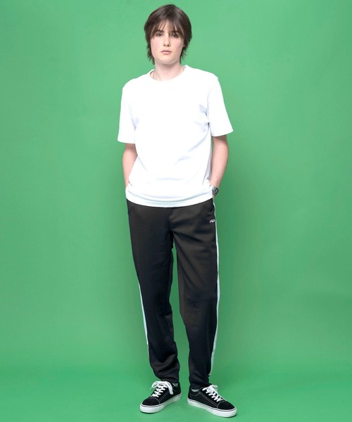 FILA(フィラ)の「FILA フィラ ブランド ロゴ刺繍 サイドライン トラックパンツ ジョガーパンツ(ジャージ)(その他パンツ・メンズ・ネイビー/チャコール/ブラック・L/3L/LL/M/4L/5L)」の16枚目の写真