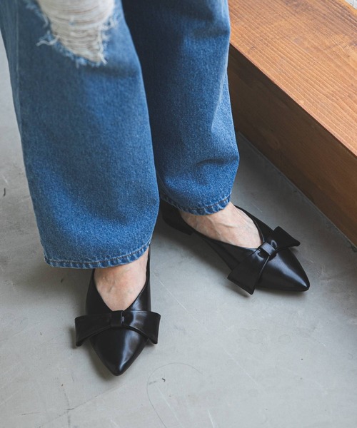 bohmal(ボマール)の「ポインテッドトゥリボンパンプス(パンプス・レディース・シルバー/ブラック・23.0cm/24.5cm/24.0cm/23.5cm)」の9枚目の写真