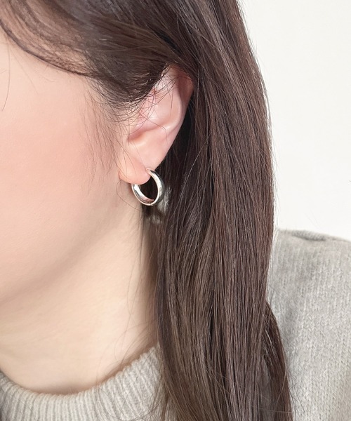 Blanche(ブランシュ)の「プレーンデザインクリッカーシルバーピアス scintiller(サンティエ)SILVER(ピアス(両耳用)・レディース・シルバー・FREE)」の1枚目の写真