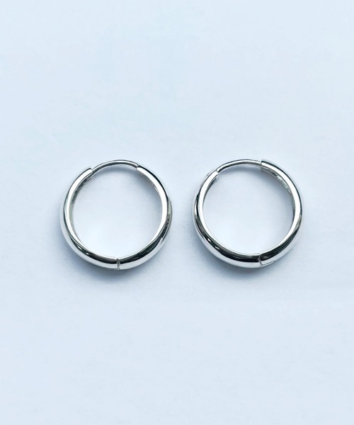 Blanche(ブランシュ)の「プレーンデザインクリッカーシルバーピアス scintiller(サンティエ)SILVER(ピアス(両耳用)・レディース・シルバー・FREE)」の4枚目の写真