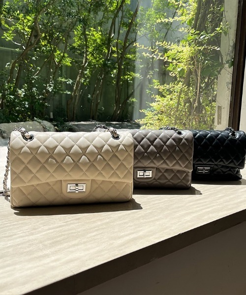 AMBIENT（アンビエント）の「キルティングシルバーチェーンショルダーバッグ（ショルダーバッグ・レディース・グレー/アイボリー/ブラック・FREE）」の16枚目の写真