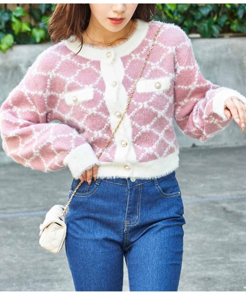 CHILLE(チル)の「モノグラムジャガードニットジャケット(カーディガン/ボレロ・レディース・アイボリー/ピンク/ブラック・FREE)」の3枚目の写真