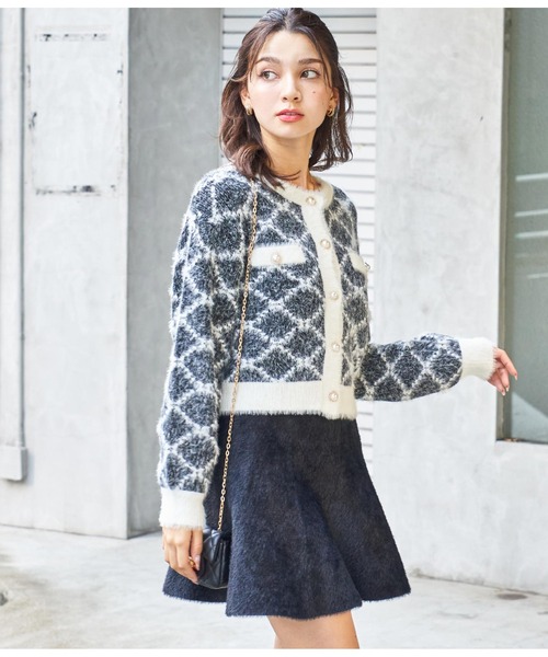 CHILLE(チル)の「モノグラムジャガードニットジャケット(カーディガン/ボレロ・レディース・アイボリー/ピンク/ブラック・FREE)」の13枚目の写真