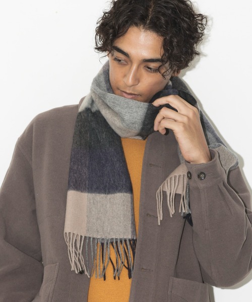 NANO universe（ナノユニバース）の「ウールチェックマフラー（マフラー・メンズ・ベージュ/ネイビー・FREE）」の3枚目の写真