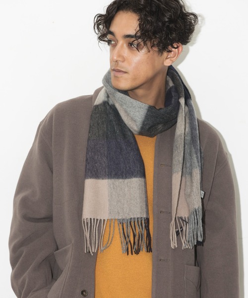 NANO universe（ナノユニバース）の「ウールチェックマフラー（マフラー・メンズ・ベージュ/ネイビー・FREE）」の6枚目の写真