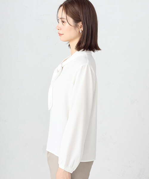 COMME CA ISM（コムサイズム）の「ボウタイ　ブラウス（シャツ/ブラウス・レディース・ホワイト/ネイビー・SMALL/MEDIUM/LARGE）」の11枚目の写真