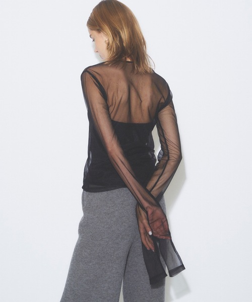 yae(ヤエ)の「New super long sleeve tulle/Newスーパーロングスリーブチュールシアートップス(Tシャツ/カットソー・レディース・レッド/ホワイト/ブラック・FREE)」の13枚目の写真