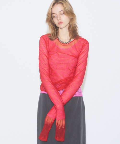 yae(ヤエ)の「New super long sleeve tulle/Newスーパーロングスリーブチュールシアートップス(Tシャツ/カットソー・レディース・レッド/ホワイト/ブラック・FREE)」の6枚目の写真