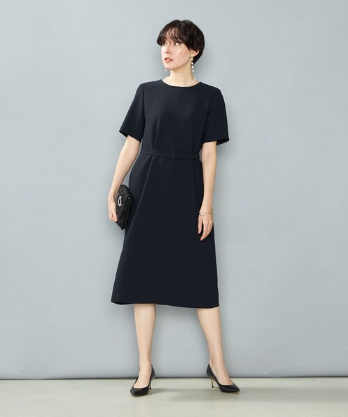 NOLLEY’S（ノーリーズ）の「《セットアップ対応》ウォッシャブルストレッチダブルクロス半袖ワンピース（ワンピース・レディース・ネイビー/ベージュ・36/38）」の4枚目の写真