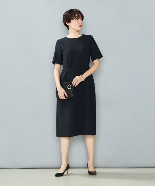 NOLLEY’S（ノーリーズ）の「《セットアップ対応》ウォッシャブルストレッチダブルクロス半袖ワンピース（ワンピース・レディース・ネイビー/ベージュ・36/38）」の6枚目の写真