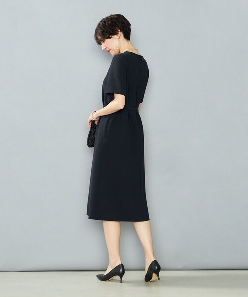 NOLLEY’S（ノーリーズ）の「《セットアップ対応》ウォッシャブルストレッチダブルクロス半袖ワンピース（ワンピース・レディース・ネイビー/ベージュ・36/38）」の9枚目の写真