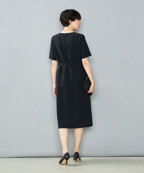 NOLLEY’S（ノーリーズ）の「《セットアップ対応》ウォッシャブルストレッチダブルクロス半袖ワンピース（ワンピース・レディース・ネイビー/ベージュ・36/38）」の11枚目の写真