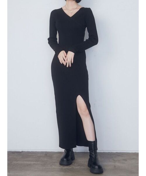 EMODA(エモダ)の「カシュクールリブスリットワンピース(ワンピース・レディース・ブラック/ブルー/グレー・FREE)」の5枚目の写真