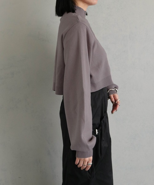 &g'aime(アンジェム)の「【&g'aime】ショルダースリットショート丈ニットトップス(ニット/セーター・レディース・ブラック/グレイッシュベージュ/パープル・FREE)」の22枚目の写真