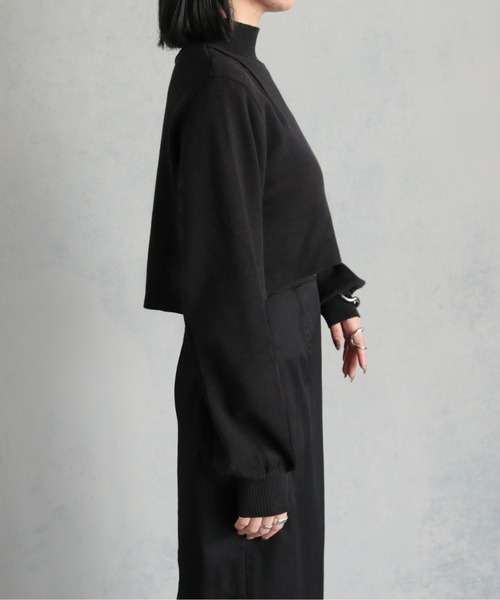 &g'aime(アンジェム)の「【&g'aime】ショルダースリットショート丈ニットトップス(ニット/セーター・レディース・ブラック/グレイッシュベージュ/パープル・FREE)」の8枚目の写真