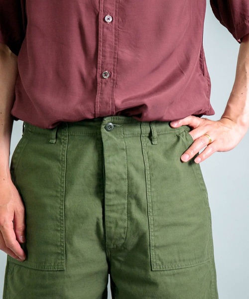 OMNIGOD（オムニゴッド）の「[OMNIGOD mens / オムニゴッド] バックサテン ベーカーショーツ（その他パンツ・メンズ・オリーブ・34inch/32inch/30inch/28inch）」の14枚目の写真