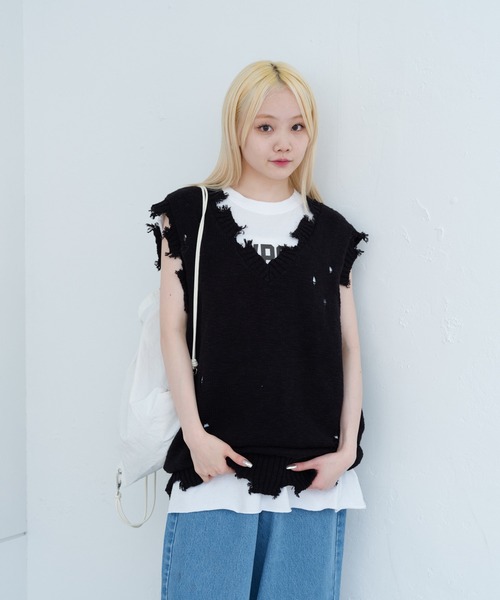 WHIMSIC（ウィムジック）の「【UNISEX】ダメージニットベスト（ベスト・メンズ・ブラック/チャコールグレー・FREE）」の10枚目の写真