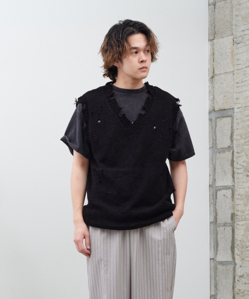 WHIMSIC（ウィムジック）の「【UNISEX】ダメージニットベスト（ベスト・メンズ・ブラック/チャコールグレー・FREE）」の17枚目の写真