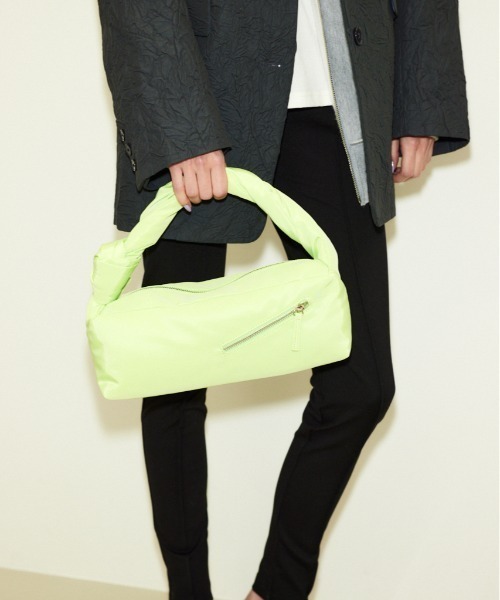 THROW by SLY（スローバイスライ）の「THROW RECTANGLE PUFFER BAG レクタング ルパッファー バッグ（ハンドバッグ・レディース・アイボリー/ライトグリーン・FREE）」の6枚目の写真