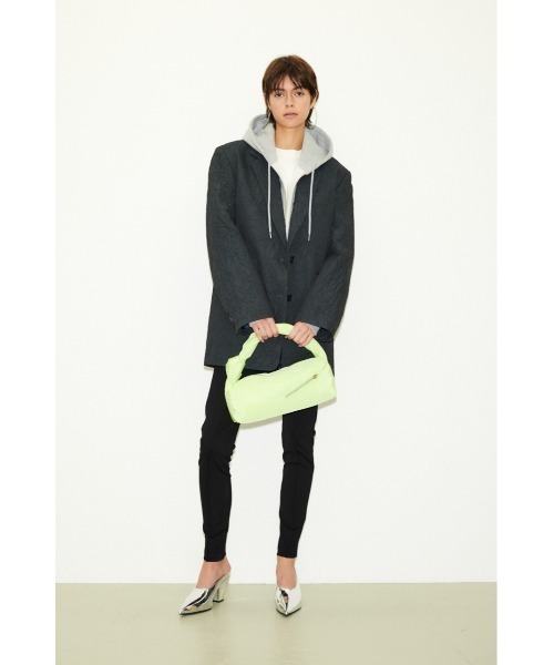THROW by SLY（スローバイスライ）の「THROW RECTANGLE PUFFER BAG レクタング ルパッファー バッグ（ハンドバッグ・レディース・アイボリー/ライトグリーン・FREE）」の4枚目の写真
