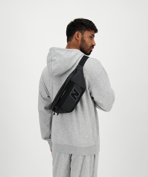 NEW BALANCE（ニューバランス）の「レガシーウエストバッグ（ボディバッグ/ウエストポーチ・メンズ・ライトベージュ/ブラック×ブラック・ONE SIZE）」の7枚目の写真