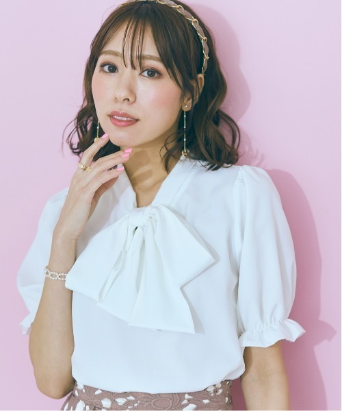 marun（マルン）の「＜大きいサイズ＞ リボンタイブラウス marun（シャツ/ブラウス・レディース・ピンク/ラベンダー/オフホワイト・L/LL/3L/4L/5L）」の2枚目の写真