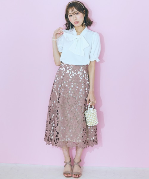 marun（マルン）の「＜大きいサイズ＞ リボンタイブラウス marun（シャツ/ブラウス・レディース・ピンク/ラベンダー/オフホワイト・L/LL/3L/4L/5L）」の5枚目の写真