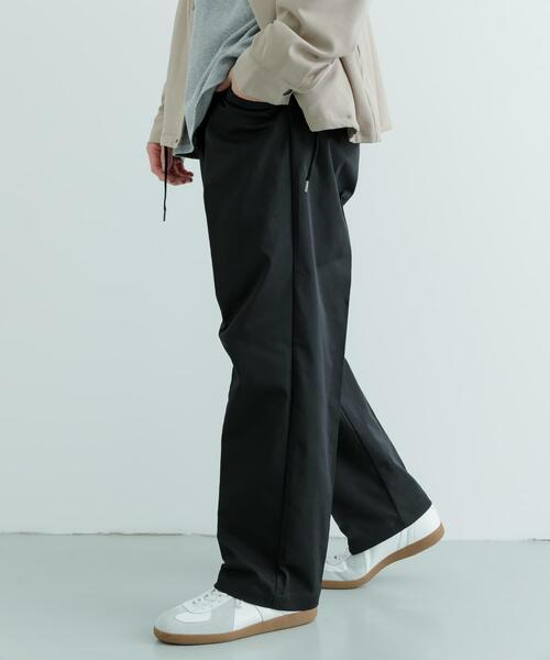 ITEMS URBANRESEARCH（アイテムズ アーバンリサーチ）の「ポリツイル ワイド イージーパンツ（その他パンツ・メンズ・ブラック/カーキ/ベージュ・MEDIUM/LARGE）」の9枚目の写真