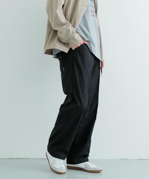 ITEMS URBANRESEARCH（アイテムズ アーバンリサーチ）の「ポリツイル ワイド イージーパンツ（その他パンツ・メンズ・ブラック/カーキ/ベージュ・MEDIUM/LARGE）」の10枚目の写真