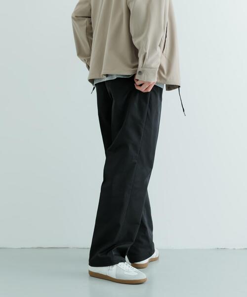 ITEMS URBANRESEARCH（アイテムズ アーバンリサーチ）の「ポリツイル ワイド イージーパンツ（その他パンツ・メンズ・ブラック/カーキ/ベージュ・MEDIUM/LARGE）」の11枚目の写真