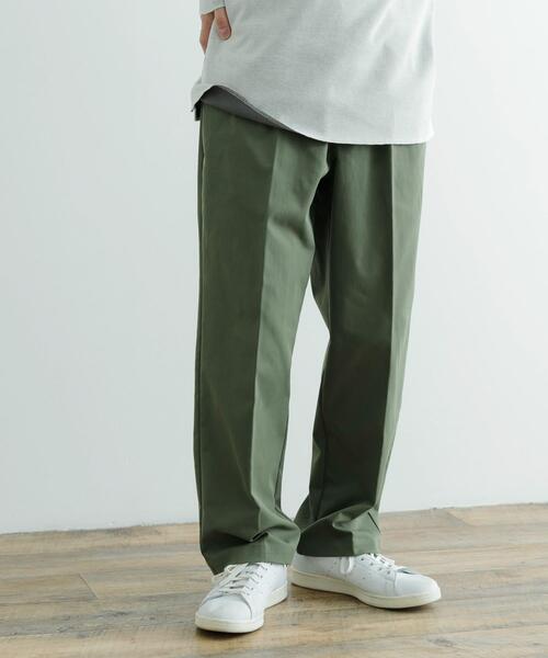 ITEMS URBANRESEARCH（アイテムズ アーバンリサーチ）の「ポリツイル ワイド イージーパンツ（その他パンツ・メンズ・ブラック/カーキ/ベージュ・MEDIUM/LARGE）」の22枚目の写真