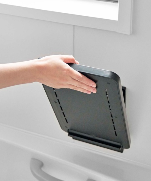 tower（タワー）の「tower(タワー) マグネットバスルーム折り畳み棚（バス/トイレグッズ・レディース・ブラック/ホワイト・F）」の5枚目の写真
