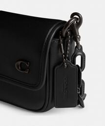 COACH（コーチ）の「チャーター フラップ クロスボディ 18（ショルダー