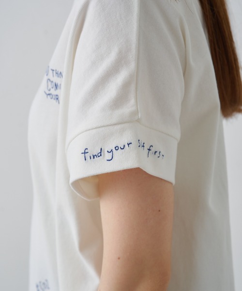 PUAL CE CIN(ピュアルセシン)の「手書き風ロゴ刺繍Tシャツ(Tシャツ/カットソー・レディース・クリーム/グレー/オフホワイト/ピンク・FREE)」の16枚目の写真