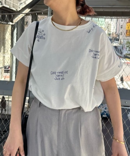 PUAL CE CIN（ピュアルセシン）の「手書き風ロゴ刺繍Tシャツ（T