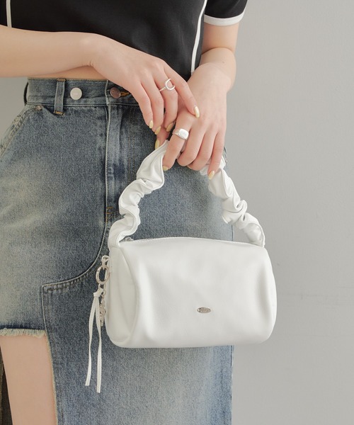 Chico(チコ)の「【新色追加】ギャザーサークルバッグ(ショルダーバッグ・レディース・ホワイト/ブラック/シルバー/ゴールド・FREE)」の19枚目の写真