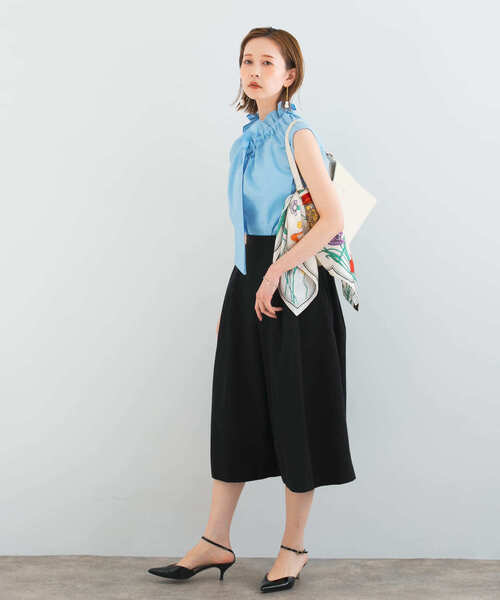 URBAN RESEARCH ROSSO WOMEN（アーバンリサーチ　ロッソ）の「フリルネックノースリーブブラウス（シャツ/ブラウス・レディース・ブルー/ブラック/ホワイト・FREE）」の14枚目の写真