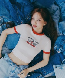 tommy jeans | 【TWICE NAYEON(ナヨン)ステッカープレゼント】【INTERNATIONAL CAPSULE】アーカイブゲームズリンガーTシャツ(Tシャツ/カットソー)