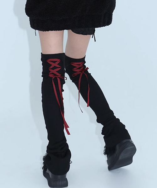 .KOM（ドットコム）の「『.KOM/ドットケーオーエム』編み上げレッグカバー【Y】【CN】（レッグウォーマー・レディース・ブラック/グレー・FREE）」の4枚目の写真