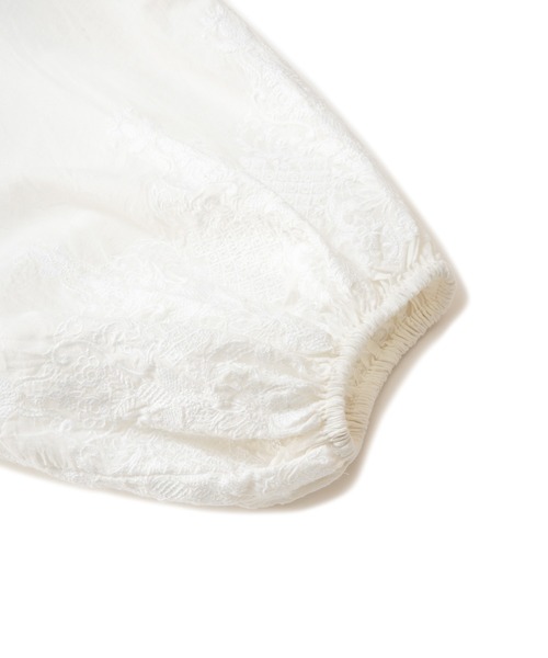 AMERICAN RAG CIE（アメリカンラグシー）の「ボリューム刺繍ショートブラウス（シャツ/ブラウス・レディース・オフホワイト/ベージュ/ブラック・FREE）」の17枚目の写真