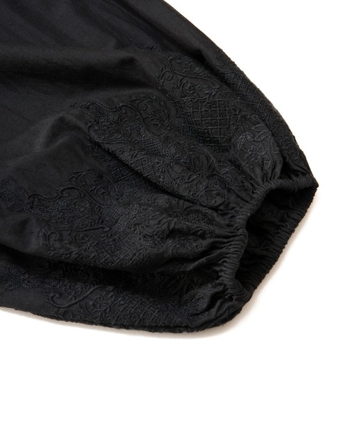 AMERICAN RAG CIE（アメリカンラグシー）の「ボリューム刺繍ショートブラウス（シャツ/ブラウス・レディース・オフホワイト/ベージュ/ブラック・FREE）」の15枚目の写真