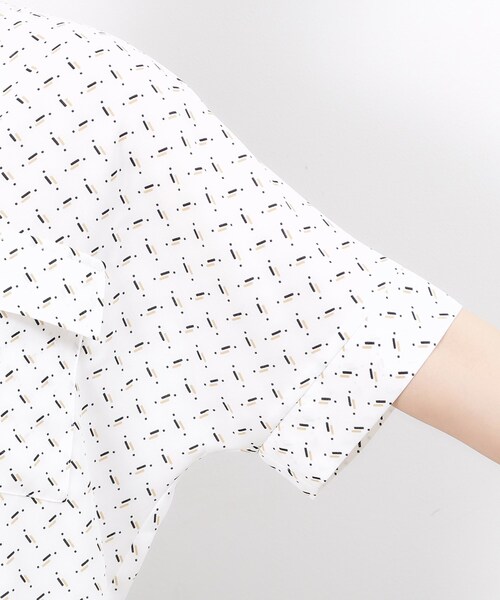 OPAQUE.CLIP（オペークドットクリップ）の「◆ダブルポケットスキッパーブラウス【洗濯機洗い可】（シャツ/ブラウス・レディース・オフホワイト/ネイビー系/サックスブルー/ホワイト系1・38/40/42）」の6枚目の写真